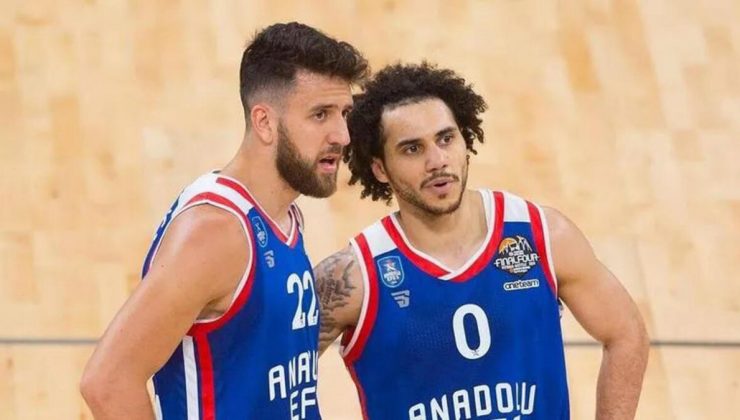 Anadolu Efes’te Vasilije Micic ile Shane Larkin ile yola devam!