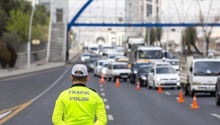 Anadolu Otoyolu’nun Düzce ve Bolu kesiminde bayram trafiği devam ediyor