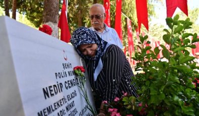 Aydın’da 15 Temmuz şehidi mezarı başında anıldı