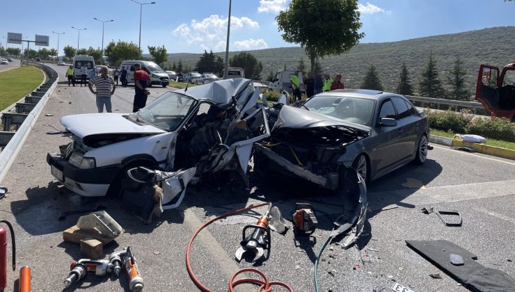 Denizli’de iki otomobilin çarpıştığı kazada 1 kişi öldü, 7 kişi yaralandı