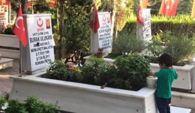 En hüzünlü bayramların adresi şehitlikler