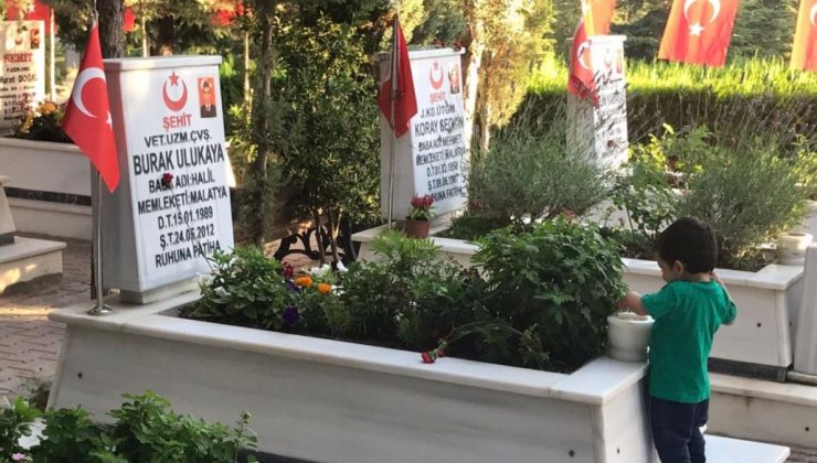 En hüzünlü bayramların adresi şehitlikler