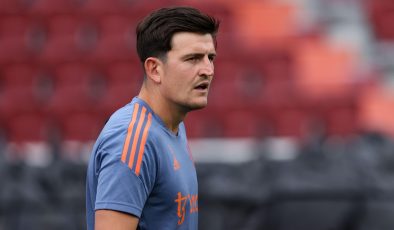 Erik ten Hag, Harry Maguire’ın Manchester United’ın kaptanı olarak kalacağını açıkladı