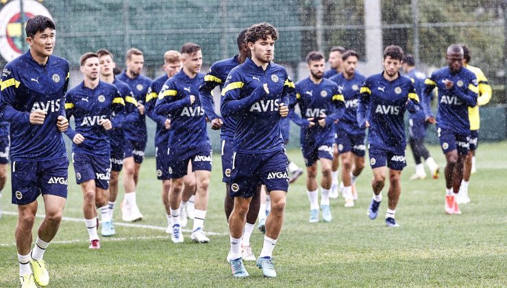 Fenerbahçe, yeni sezon hazırlıklarını sürdürdü