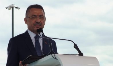 Fuat Oktay: Afetlerde tatilde gezenler varken biz yatırımları hayata geçiriyoruz