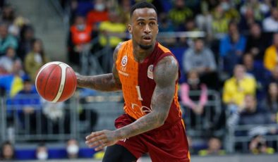 Galatasaray Nef, Dee Bost’la ‘devam’ dedi