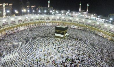 Hac mevsiminin zirvesinde Mescid-i Haram’da iki yetkili görevden alındı