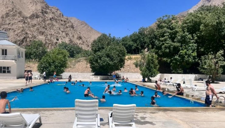 Hakkari’nin ilk tatil köyü ilgi çekti