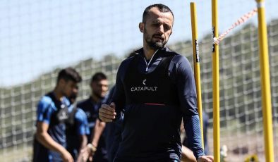 İlhan Parlak: Kulübü sıkıntıya itecek transfer yapılmasına karşıyım