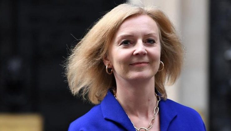 İngiltere Dışişleri Bakanı Liz Truss da Muhafazakar Parti liderliği için adaylığını açıkladı