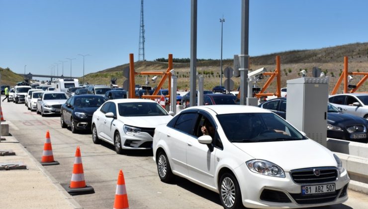 İstanbul-İzmir Otoyolu’nda tatil dönüşü yoğunluğu