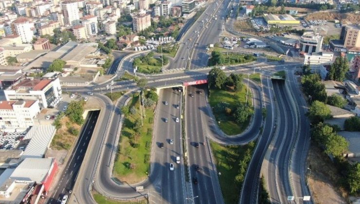 İstanbul’da bayramın ilk gününde yollar boş kaldı