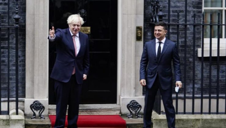 Johnson’dan Zelenskiy’e: Sen bir kahramansın