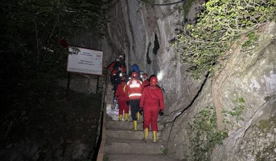 Karabük’teki Mencilis mağarasına giren 4 kişi mahsur kaldı