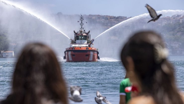 Kıyı Emniyeti’nden İstanbul Boğazı’nda saygı seyri