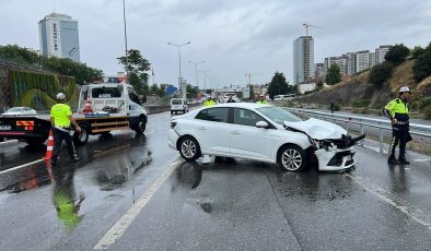 Maltepe E-5’te zincirleme kaza: 10 araç birbirine girdi