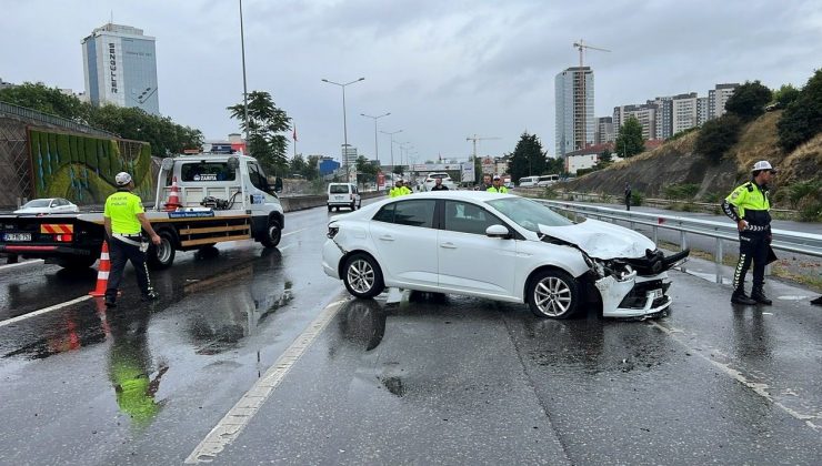 Maltepe E-5’te zincirleme kaza: 10 araç birbirine girdi