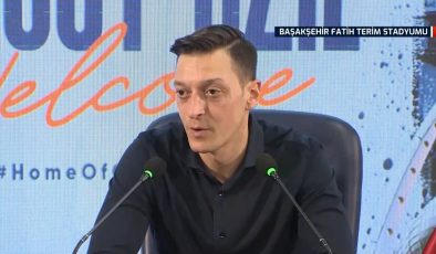 Mesut Özil, Başakşehir’e imzayı attı