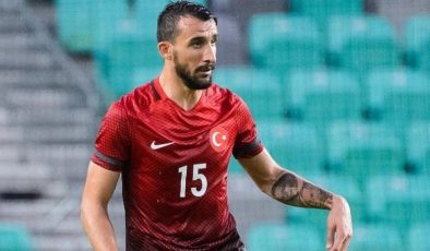 Milli futbolcu, rekorların adamı Mehmet Topal kariyerini sonlandırma kararı aldı