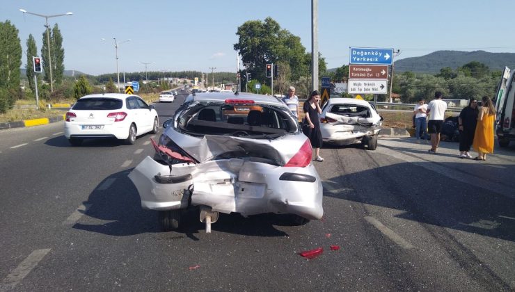 Muğla’da zincirleme kaza: 2 ölü, 4 yaralı