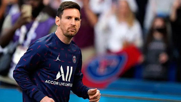 PSG, Lionel Messi’nin sözleşmesini uzatmak için harekete geçti