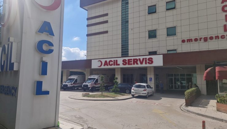 Sıra beklemek istemeyen hasta, sekreterin elini ısırdı