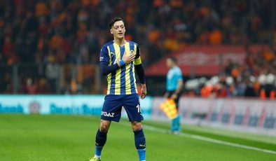 Son dakika! Fenerbahçe Mesut Özil ile yollarını ayırdı