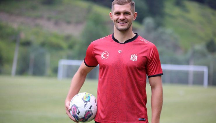 Son dakika! Sivasspor, Karol Angielski ile 3 yıllık sözleşme imzaladı