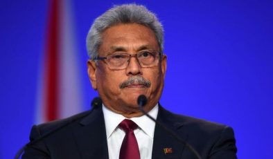 Sri Lanka Devlet Başkanı Rajapaksa ülkeyi terk etti