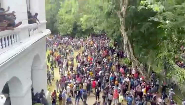 Sri Lanka’da protestocular devlet başkanlığı binasını bastı