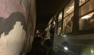 Tren seferleri aksayan Paris’te halk tünellerde mahsur kaldı