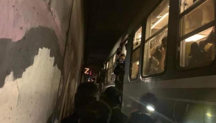 Tren seferleri aksayan Paris’te halk tünellerde mahsur kaldı