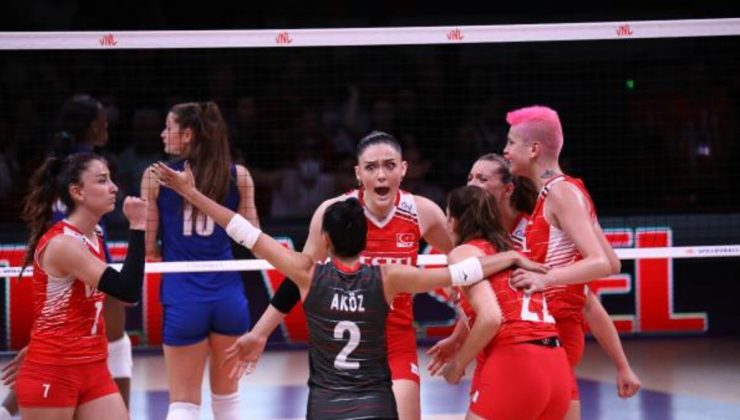 Türkiye-Sırbistan voleybol maçı ne zaman, saat kaçta, hangi kanalda? Filenin Sultanları bronz madalya maçına çıkacak