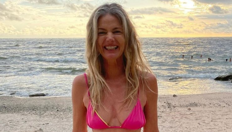 57’lik Paulina Porizkova’dan bikinili poz