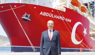 Abdülhamid Han denize açıldı