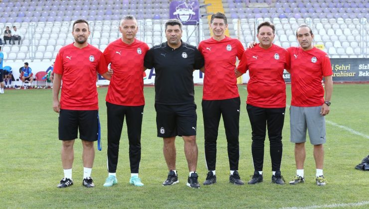 Afjet Afyonspor Teknik Direktörü Koray Palaz’ın ilk hedefi; play-off