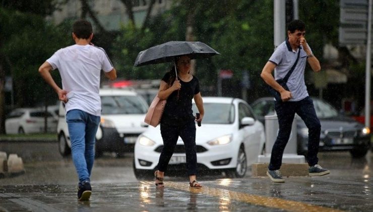 AKOM’dan İstanbullulara sağanak yağmur uyarısı: 3 gün sürecek