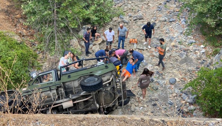 Alanya’da turistlerin bulunduğu safari cipi şarampole devrildi: 7 yaralı