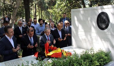 Ali Sami Yen kabri başında anıldı