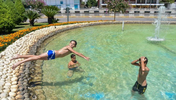 Antalya’da yılın en sıcak günü yaşandı