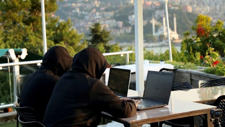 ‘Aranan hacker’ Sanayi ve Teknoloji Bakanı Mustafa Varank çıktı!