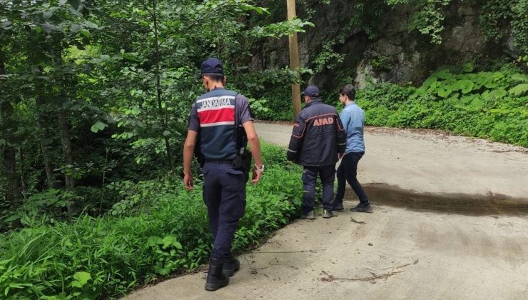 Artvin’de yamaçtan yuvarladığı çay bohçasının peşinden giden kişi kayboldu