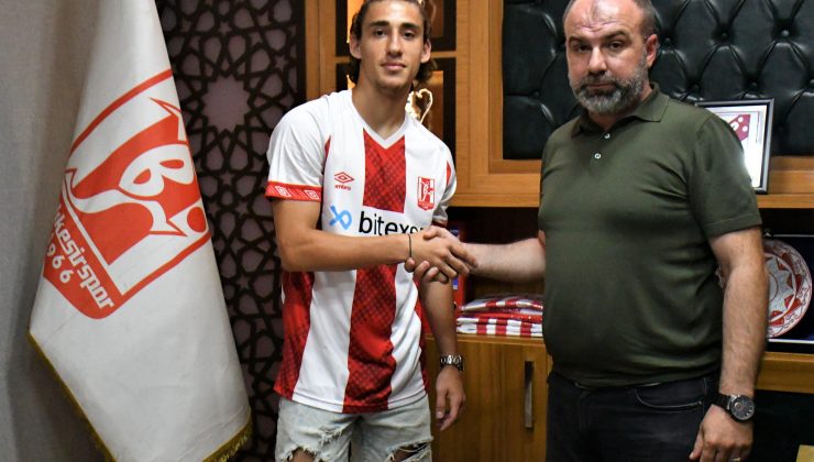 Balıkesirspor’da imzalar sürüyor