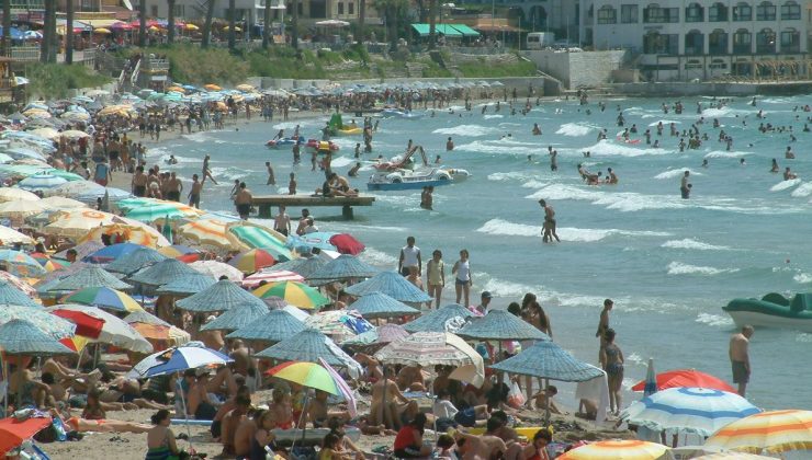 Bayram sonrası Kuşadası’nda yoğunluk devam ediyor