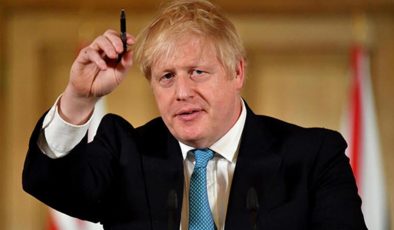 Boris Johnson eski mesleğine geri mi dönüyor?