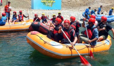 Fuat Oktay ve Mehmet Kasapoğlu rafting yaptı