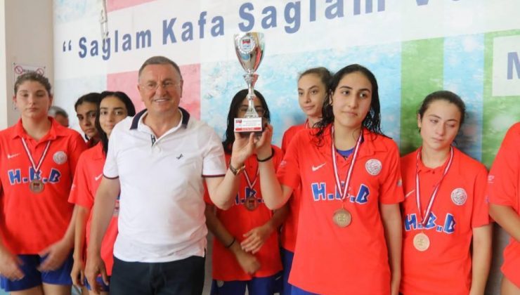 Hatay Büyükşehir Belediyespor Kadın Sutopu Takımı 1. Lig’e yükseldi