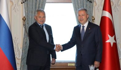 Hulusi Akar, Sergey Şoygu ile görüştü