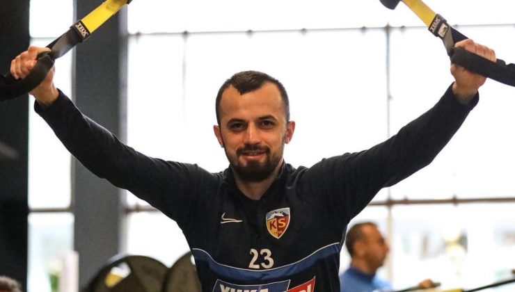 İlhan Parlak: Kayserispor’u sıkıntıya sokacak transfer yapılmamalı