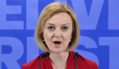 İngiltere’de anket: Muhafazakar Parti’nin Liz Truss ile kazanma şansı daha yüksek